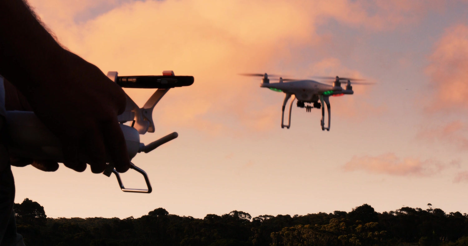 10111027_MotionElements_aerial multirotor-drone-quadcopter-aircraft-flying-in-0005